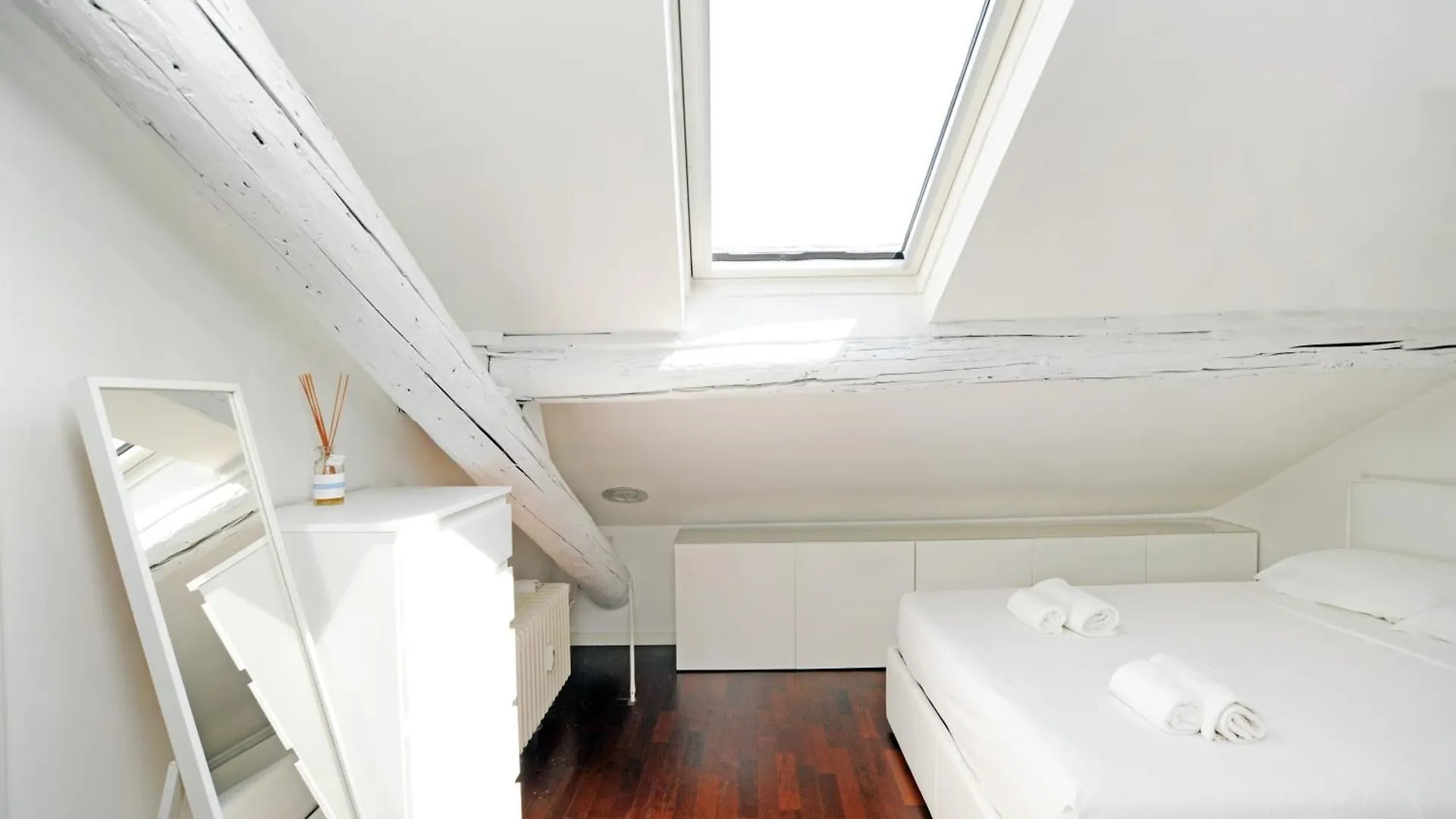 Castelvetro Apartment Milan Italy