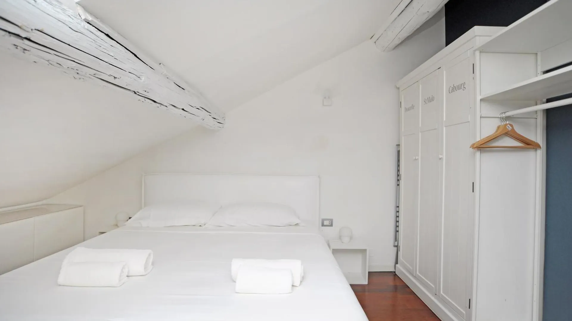 Castelvetro Apartment Milan