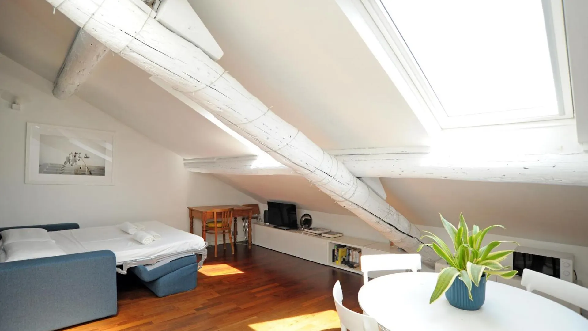 Castelvetro Apartment Milánó 0*,